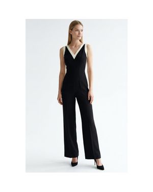Exquise V-Neck Sleeveless Regular Fit Jumpsuit With Stripes - Black