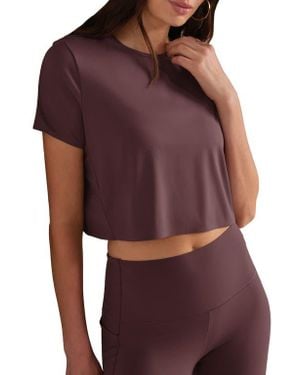 Rhone Serene Crop Performance T-Shirt - Red