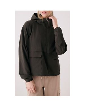 Lolë Sofia Water Repellent Pullover Jacket - Black