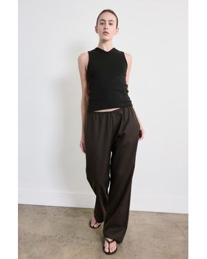 ALMINA CONCEPT High V Neck Tank - Black