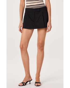 Astr Michele Pleated Cotton Shorts - Black