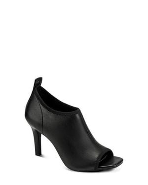 DKNY Brynna Sandal - Black
