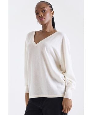 1982 Paros V-Neck 100% Cashmere Sweater - White