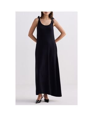 REISTOR Tie-Detail Maxi Dress - Black