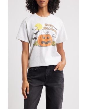 Junk Food Peanuts Halloween Snoopy Graphic T-Shirt - White
