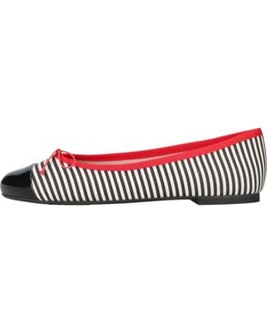 Pretty Ballerinas Round Toe Toecap Textile Ballet Flat - Red