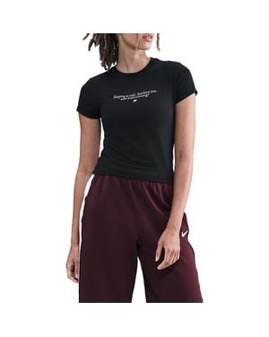 Nike Sportswear Slim Fit Winning Graphic T-Shirt - Black