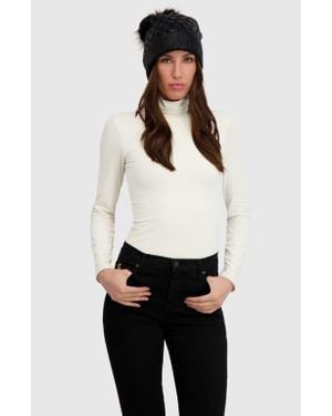 Lyla Grant Beanie With Fur-Free Fox (Faux Fur) Pompom - White