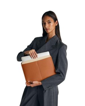 Maison De Sabre Leather Laptop Sleeve - Brown