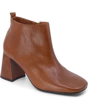Chocolat Blu Hilla Block Heel Bootie - Brown