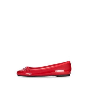Pretty Ballerinas Round Toe Patent Ballet Flat - Red