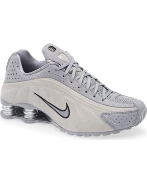 Nike Shox R4 Sneaker - Gray