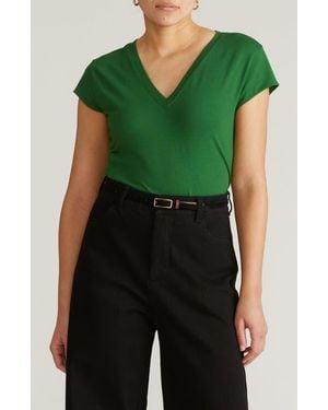 UNIVERSAL STANDARD Ashley V-Neck T-Shirt - Green