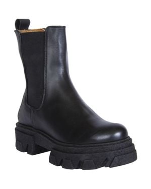 Urbnkicks Tall Chelsea Boots - Black