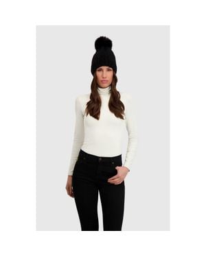 Lyla Grant Beanie With Fur-Free Fox (Faux Fur) Pompom - White