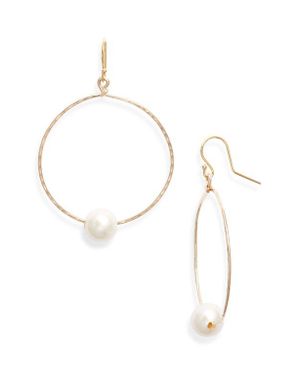 Kiara by Ki-Ele Alii Large Freshwater Pearl Hammered Hoop Earrings - Metallic