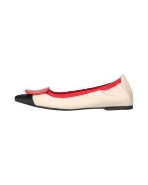 Pretty Ballerinas Pointed Toe Brooch Ballet Flat - Pink