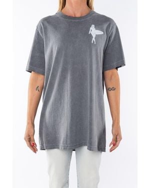 Ariko Gender Inclusive Surf Girl Graphic T-Shirt - Blue