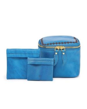 Old Trend Celosia Genuine Leather Cube Jewelry Case - Blue