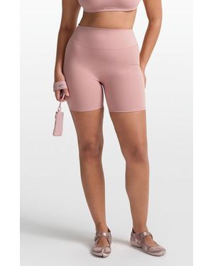 NikeSKIMS Matte Bike Shorts - Pink