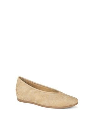 BareTraps Ryalie Faux Leather Flat - Natural