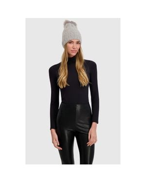 Lyla Grant Beanie With Fur-Free Fox (Faux Fur) Pompom - Black