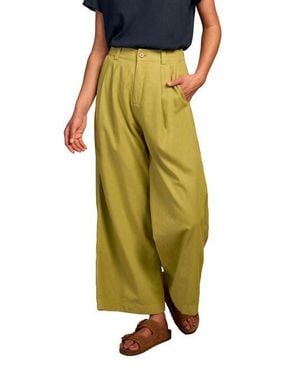 Celtic & Co. Pleat Front Crop Pants - Green