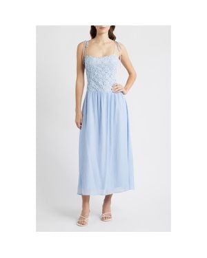 Moon River Floral Denim Midi Dress in Blue | Lyst Moon River Floral Denim Midi Dress in Blue | Lyst