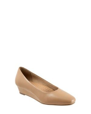 Trotters Denisse Wedge Pump - Natural
