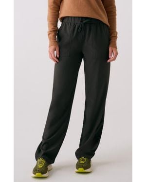 Lolë Olivie Straight Leg Pants - Black