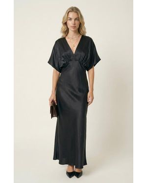 Modenaire Flowy Maxi Dress - Black