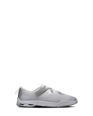 On Shoes Cloudnova Mo Sneaker - White