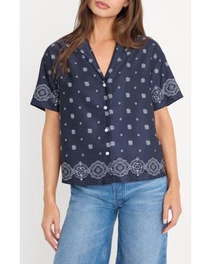 GOOD AMERICAN The Medallion Print Button-Up Camp Shirt - Blue