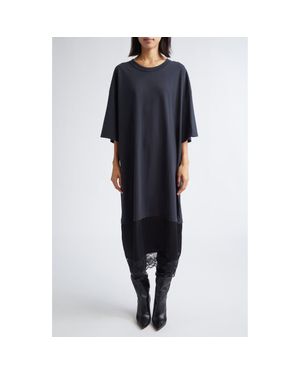 VAQUERA Lipstick Lace Trim Graphic T-Shirt Dress - Black