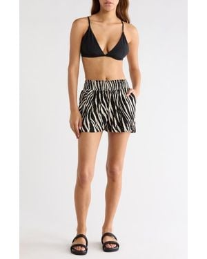 Elan Print Pull-On Shorts - Black