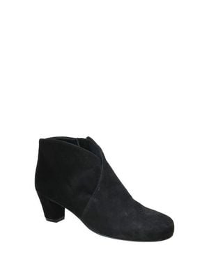 David Tate Cushioned Leather Ankle Booties - Black