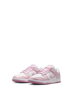 Nike Dunk Low Se Basketball Sneaker - Pink