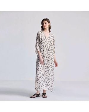 REISTOR Maxi Dress With Side Slits - White