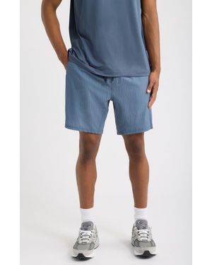 Saint Studio Runner Tech Pinstriped Performance Shorts - Blue