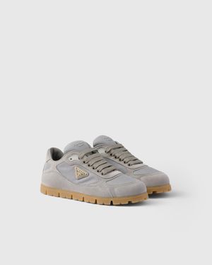 Prada Sneakers Trail En Mesh Et Veau Velours - Gris