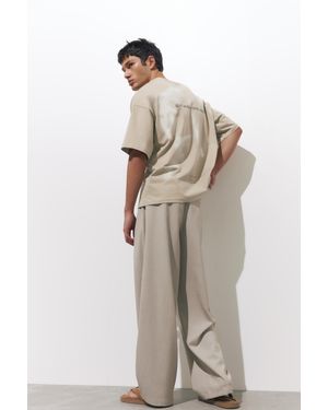 Pull&Bear T-Shirt La Jeune Fille À La Perle - Neutre