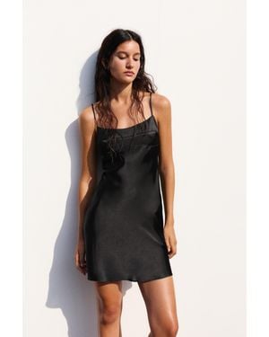 Pull&Bear Vestito Corto Satinato Con Spalline - Nero