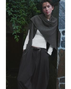 Pull&Bear Fijngebreide Driehoekige Cape - Zwart