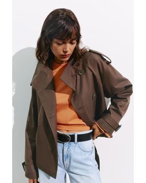 Pull&Bear Korte Gabardine Met Ceintuur - Bruin