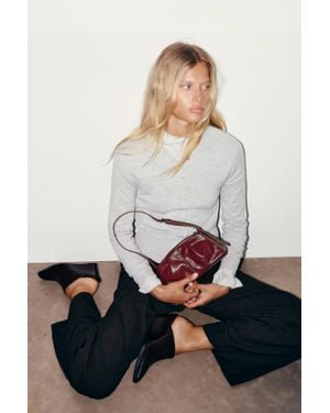 Pull&Bear Suède Schoudertas Met Plooien - Zwart