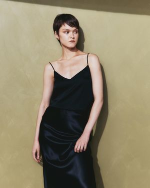 Quince 100% Washable Silk Stretch V-Neck Cami Top - Black
