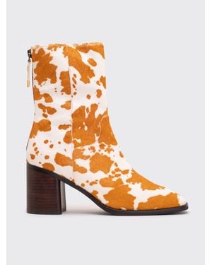 INTENTIONALLY ______ Pg Boot - Orange