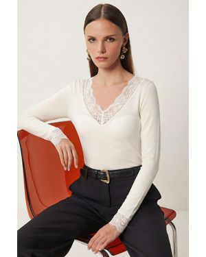 Happiness İstanbul Spitzen-V-Ausschnitt Slim-Fit Bluse - Weiß