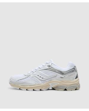 Saucony Progrid Omni 9 Sneaker /Eggshell - White