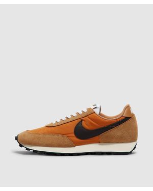Nike Daybreak Sp Trainer (Flax/Velvet-Monarch--Pale Ivory - Brown